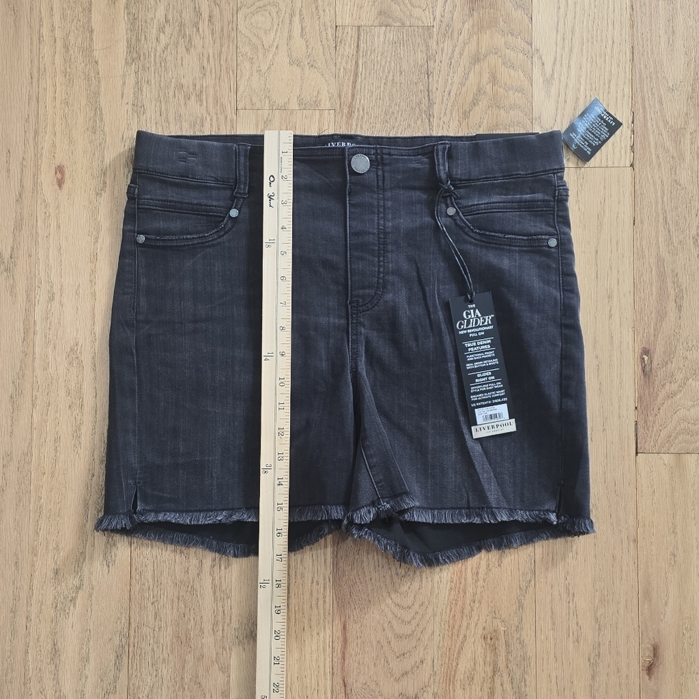 Liverpool Shorts Glider Pull On Charcole Size 14 W